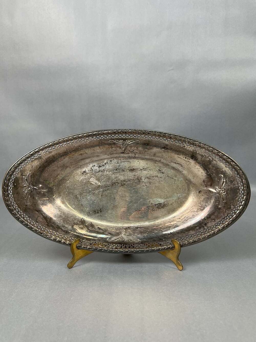 Oneida Silver Fantasy Pattern Silverplated Pierced Bread Tray